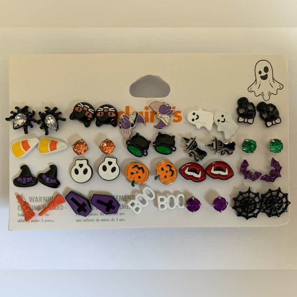 New Claire’s Fun Spooky Halloween Earrings Set👻🎃 - Picture 3 of 7